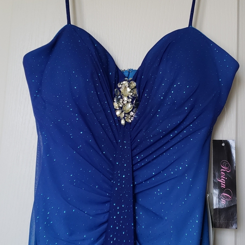 Dress - Picture 4 of 5